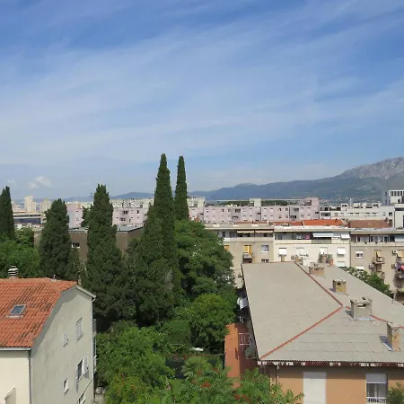 Good View Apartment *